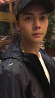 娱乐圈八卦汇总一起吃瓜,揭秘明星幕后故事，一起吃瓜狂欢